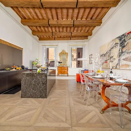 Iconic Square Luxury Attic Tuscany *