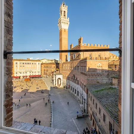 Lejlighed Iconic Square Luxury Attic Tuscany Siena