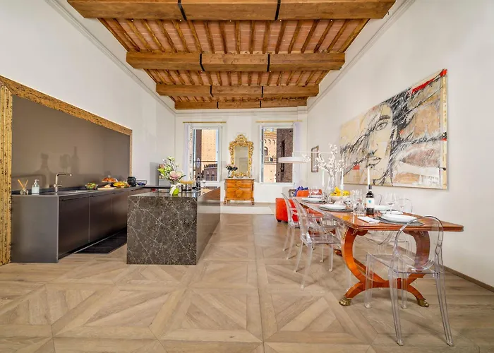 Iconic Square Luxury Attic Tuscany *