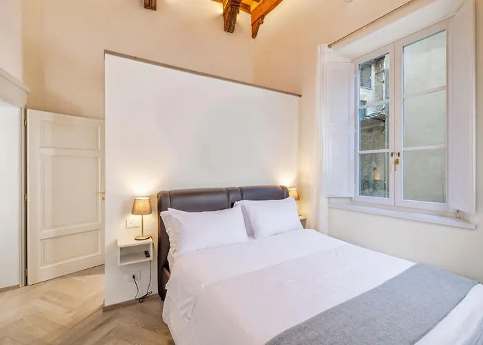 Iconic Square Luxury Attic Tuscany Apartman Siena