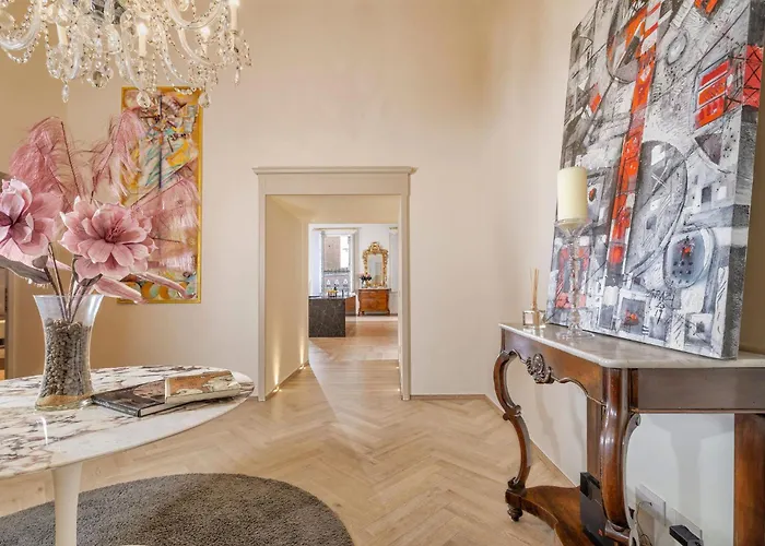 דירה Iconic Square Luxury Attic Tuscany סיינה