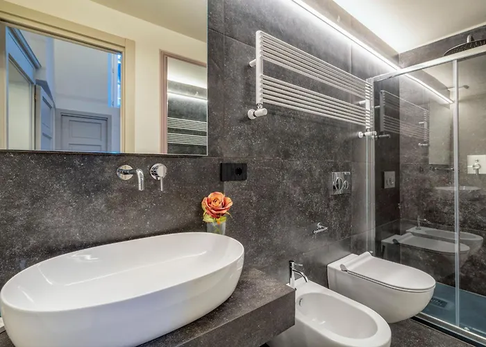 Iconic Square Luxury Attic Tuscany סיינה