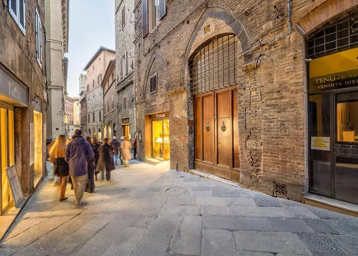 Iconic Square Luxury Attic Tuscany