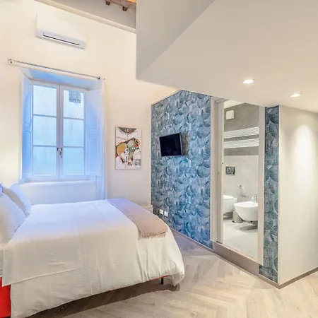 Apartment Iconic Square Luxury Attic Tuscany *