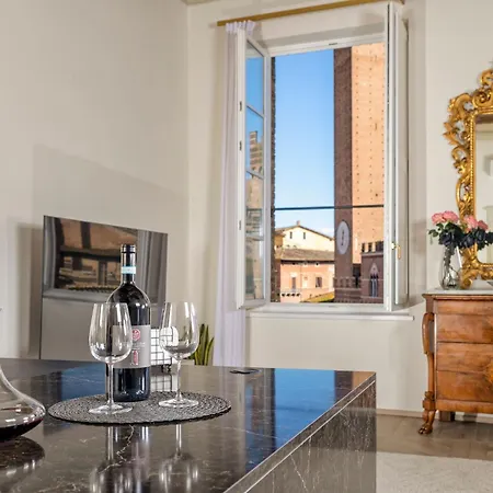 Iconic Square Luxury Attic Tuscany Lägenhet