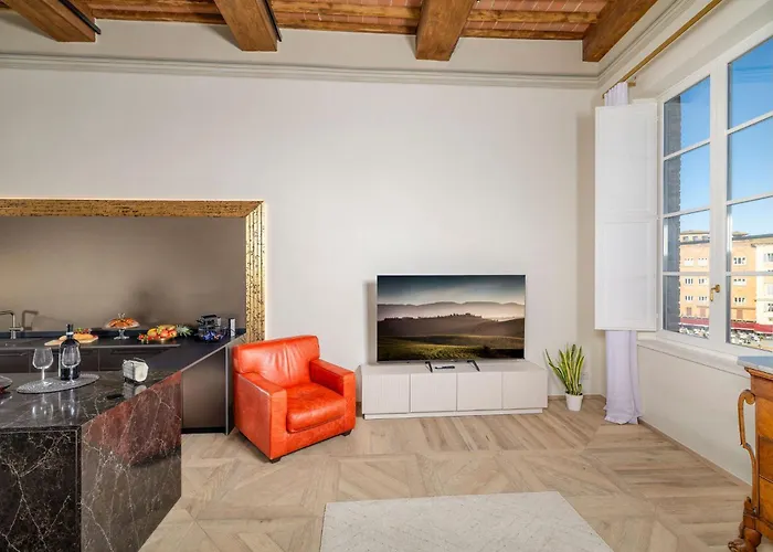 Iconic Square Luxury Attic Tuscany Lägenhet